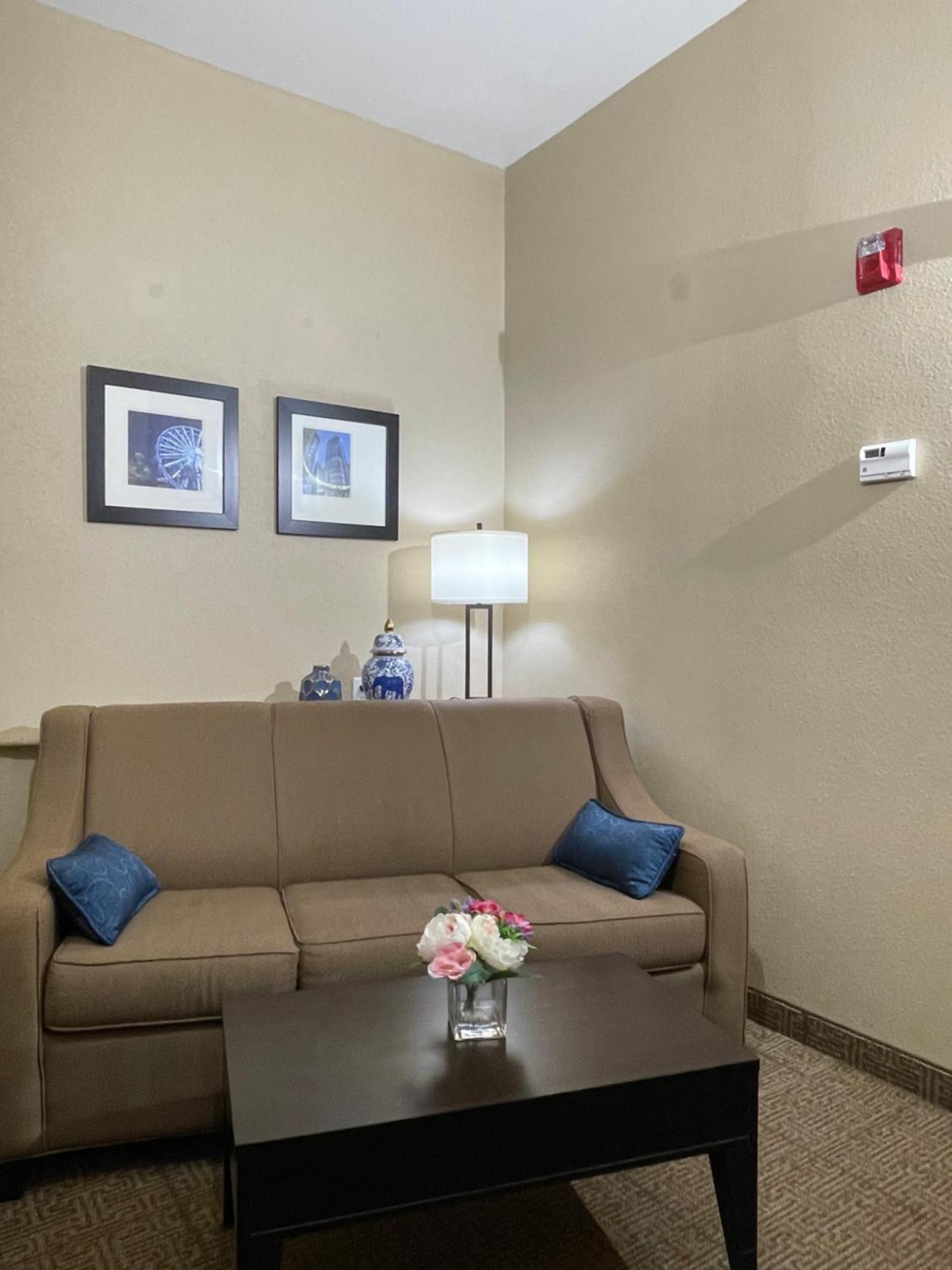 Spark By Hilton Houston Hobby Airport Экстерьер фото