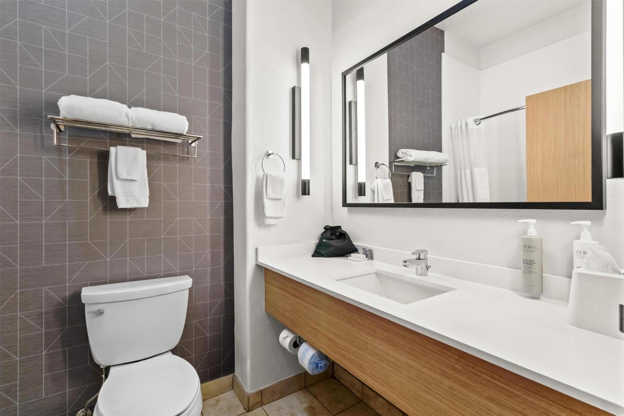 Spark By Hilton Houston Hobby Airport Экстерьер фото
